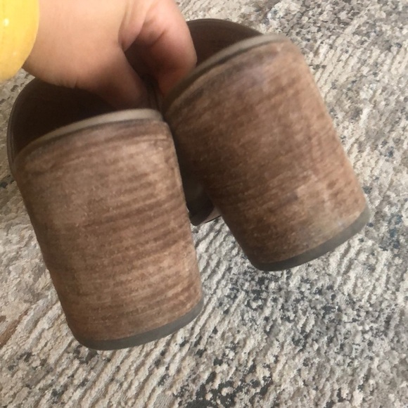 Frye Flynn Pointed Toe Block Heel Mules Grey  Tumbled Italian Leather 10M - Picture 7 of 12